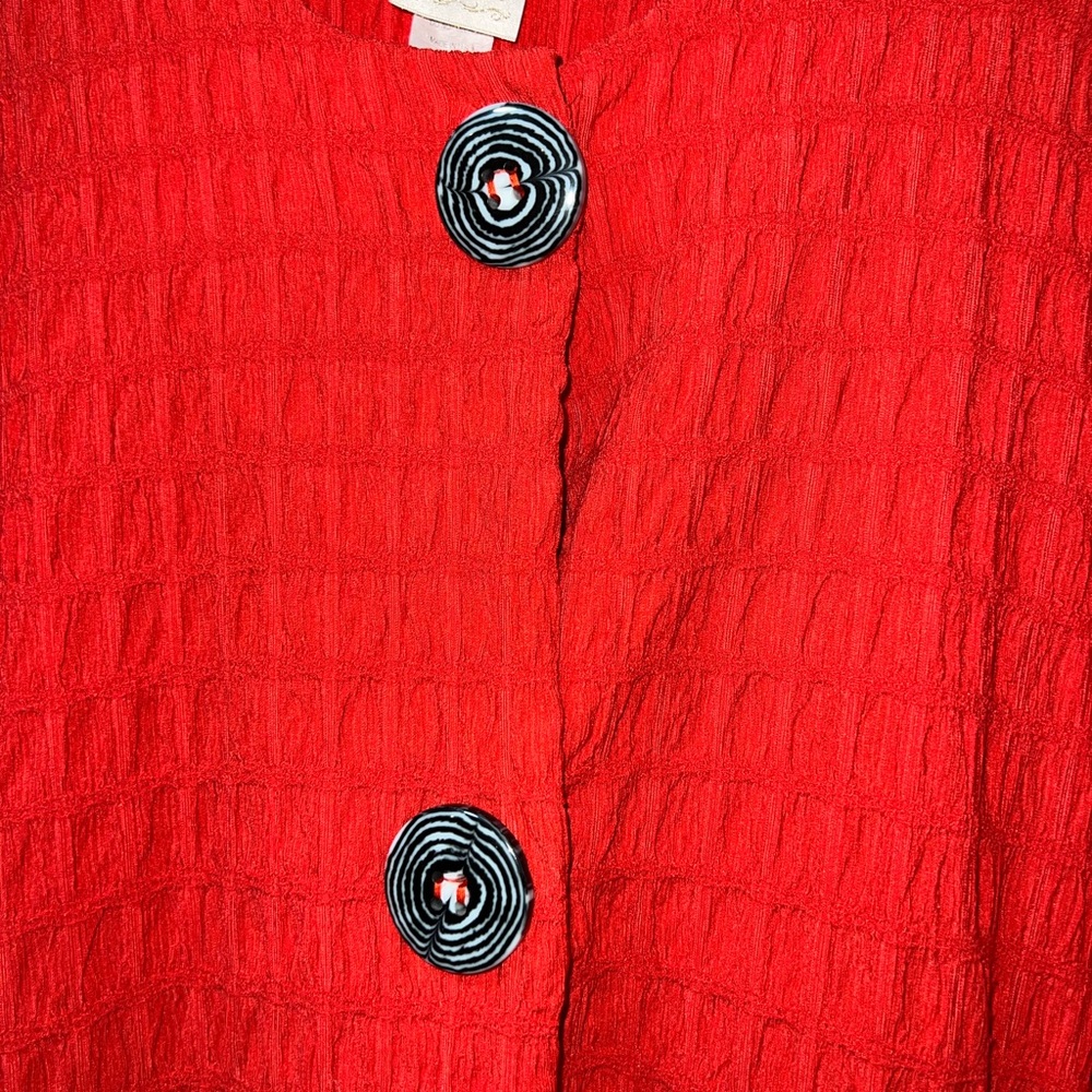 Zadie B’s Wrenly oversized Vibrant Red Textured Button-Up Jacket Top - Picture 2 of 6